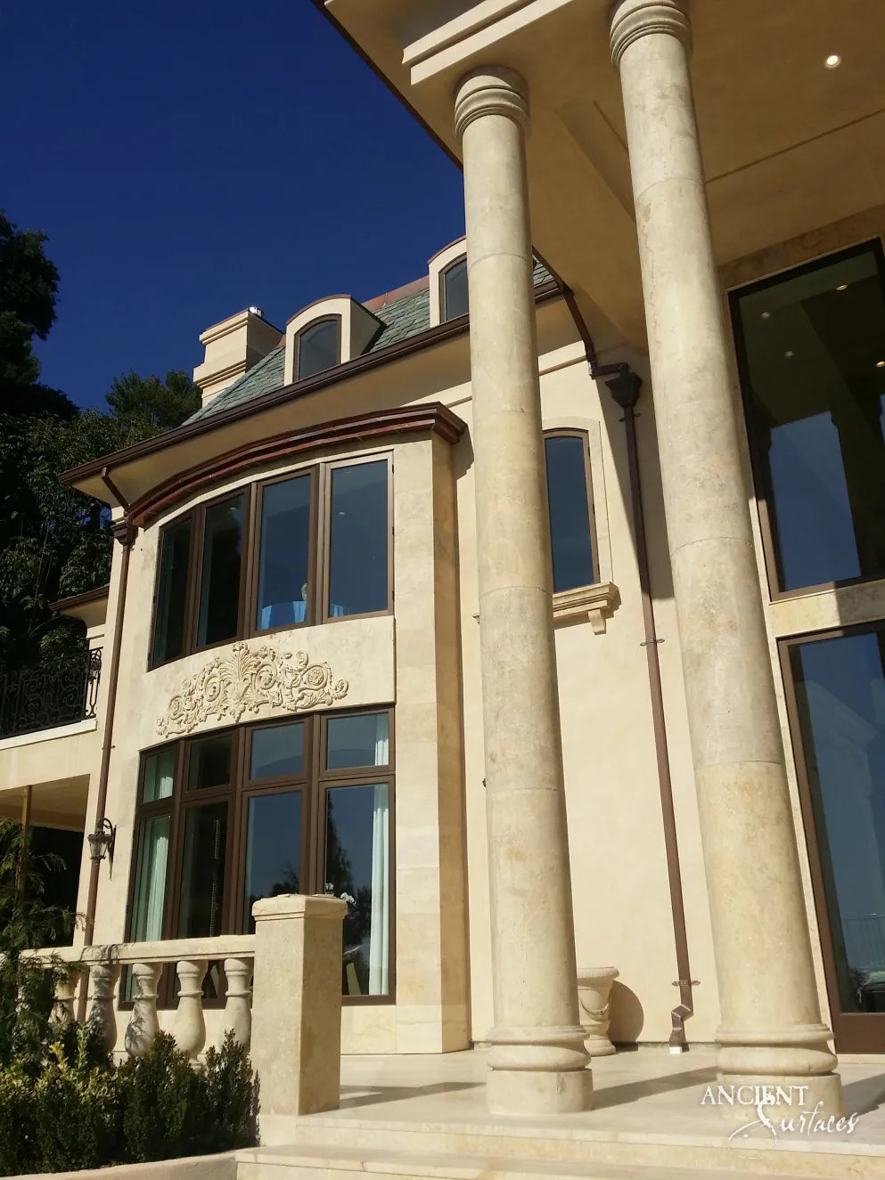 antique-limestone-columns-natural-stone-columns-historic-architectural-elements-reclaimed-limestone-columns-weathered-stone-columns-ancient-surfaces-antique-stone-architecture-european-antique-columns-hand-carved-limestone-columns-authentic-architectural-salvage-luxury-stone-columns-timeless-stone-design