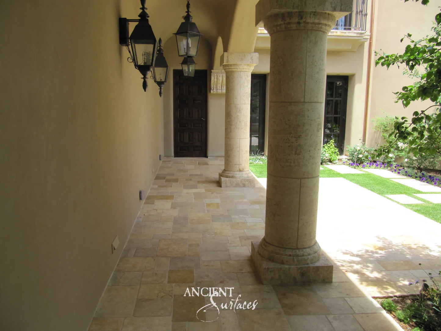 antique-limestone-columns-natural-stone-columns-historic-architectural-elements-reclaimed-limestone-columns-weathered-stone-columns-ancient-surfaces-antique-stone-architecture-european-antique-columns-hand-carved-limestone-columns-authentic-architectural-salvage-luxury-stone-columns-timeless-stone-design
