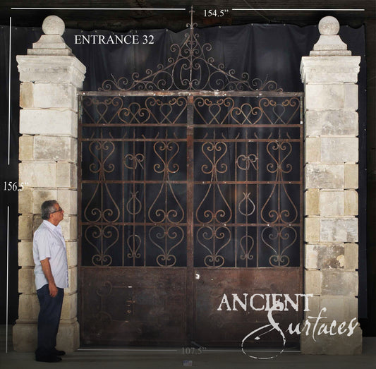 antique-limestone-columns-natural-stone-columns-historic-architectural-elements-reclaimed-limestone-columns-weathered-stone-columns-ancient-surfaces-antique-stone-architecture-european-antique-columns-hand-carved-limestone-columns-authentic-architectural-salvage-luxury-stone-columns-timeless-stone-design
